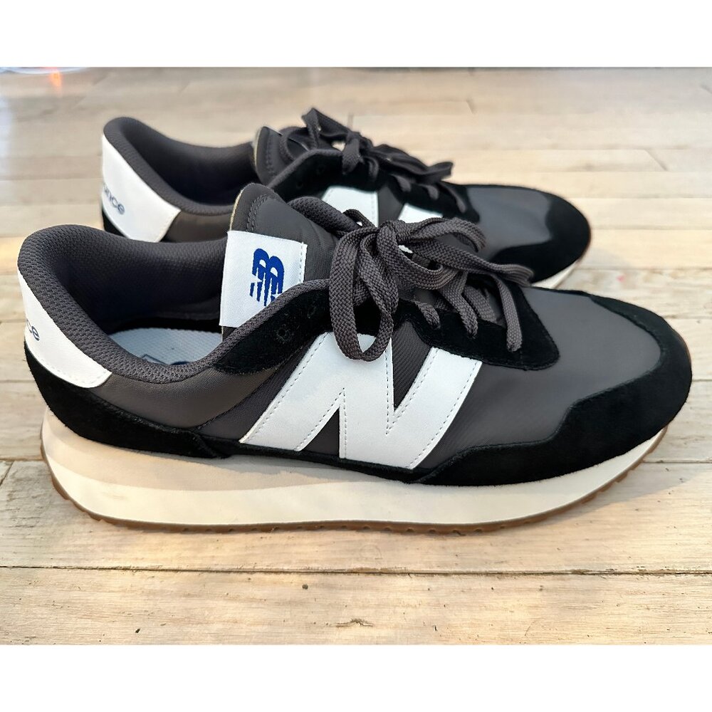 Mens New Balance sneakers  - size 11 - new
